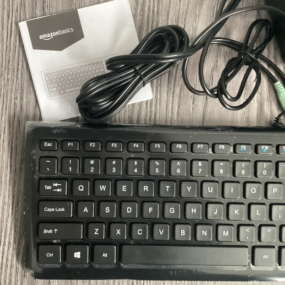 Amazon Basics Keyboard and Speaker Bundle - Picture 9 of 15